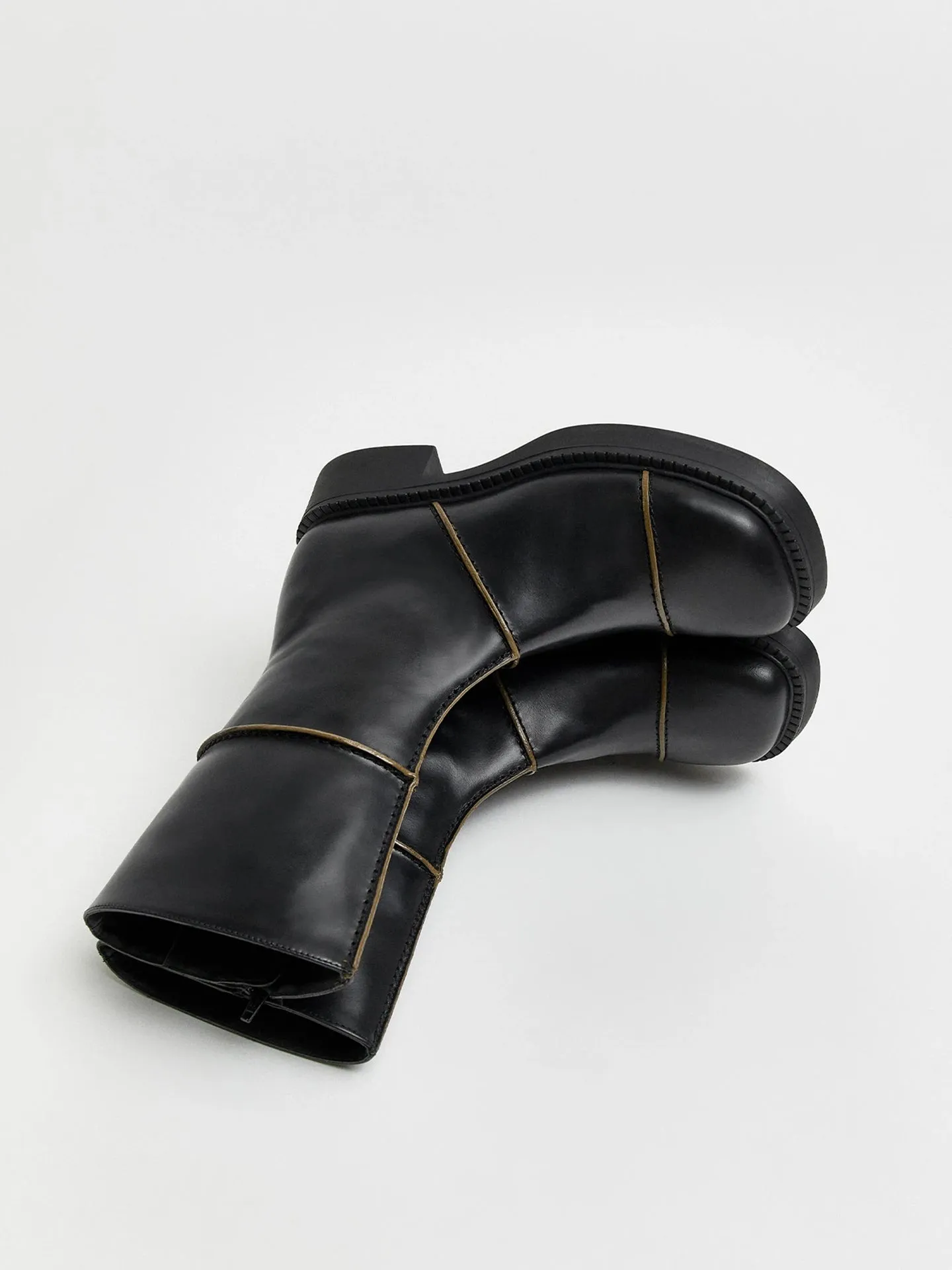 MIISTA x E8 Dahlia Black Ankle Boots