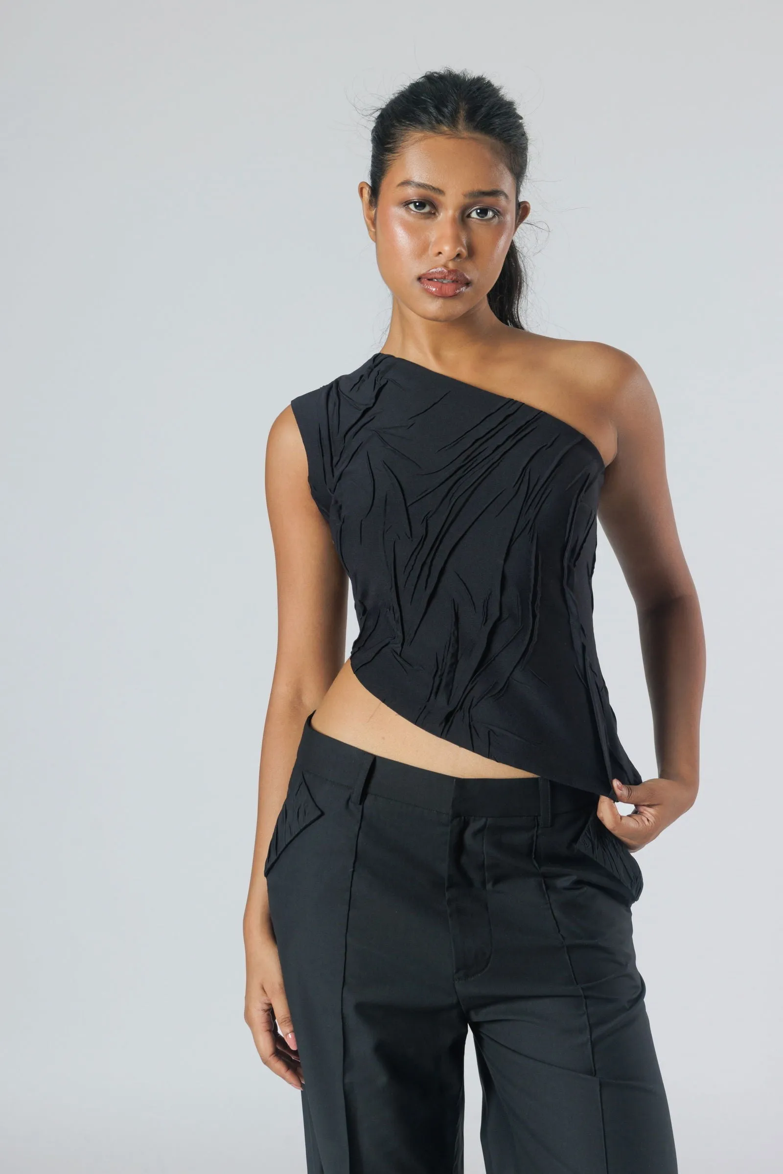 MISFUSED ONE SHOULDER TOP